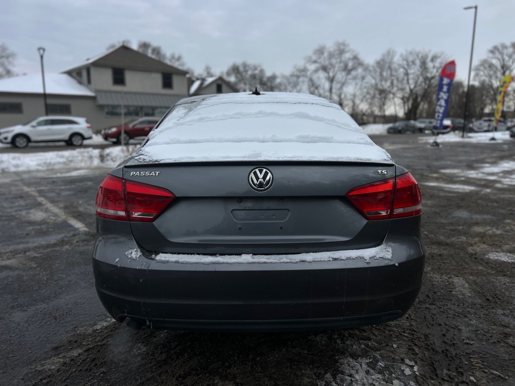 2014 Volkswagen Passat Image 14