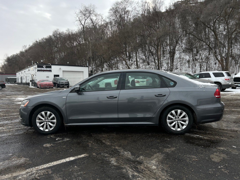 2014 Volkswagen Passat Image 16