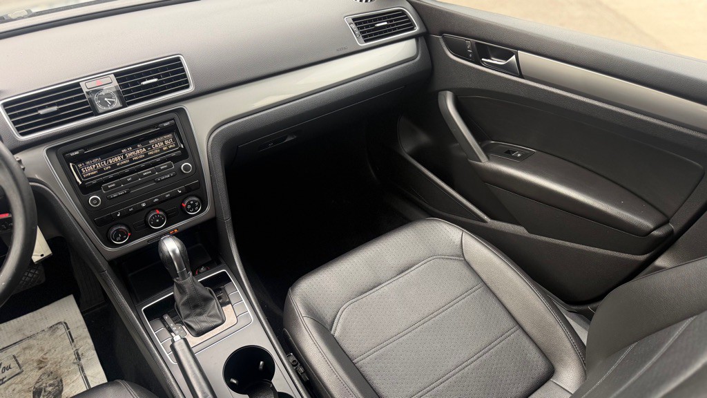 2014 Volkswagen Passat Image 3