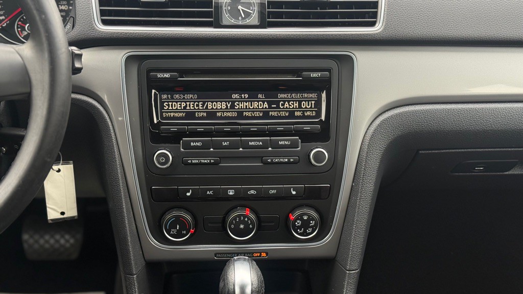 2014 Volkswagen Passat Image 5