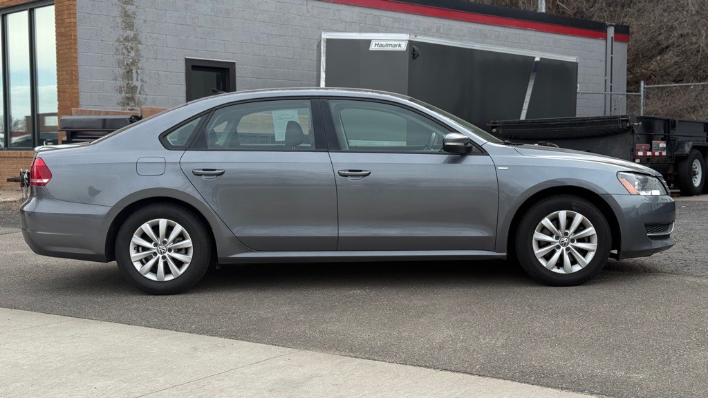 2014 Volkswagen Passat Image 12
