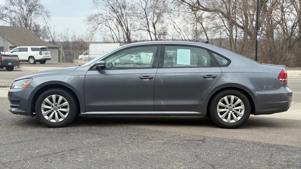 2014 Volkswagen Passat Image 16