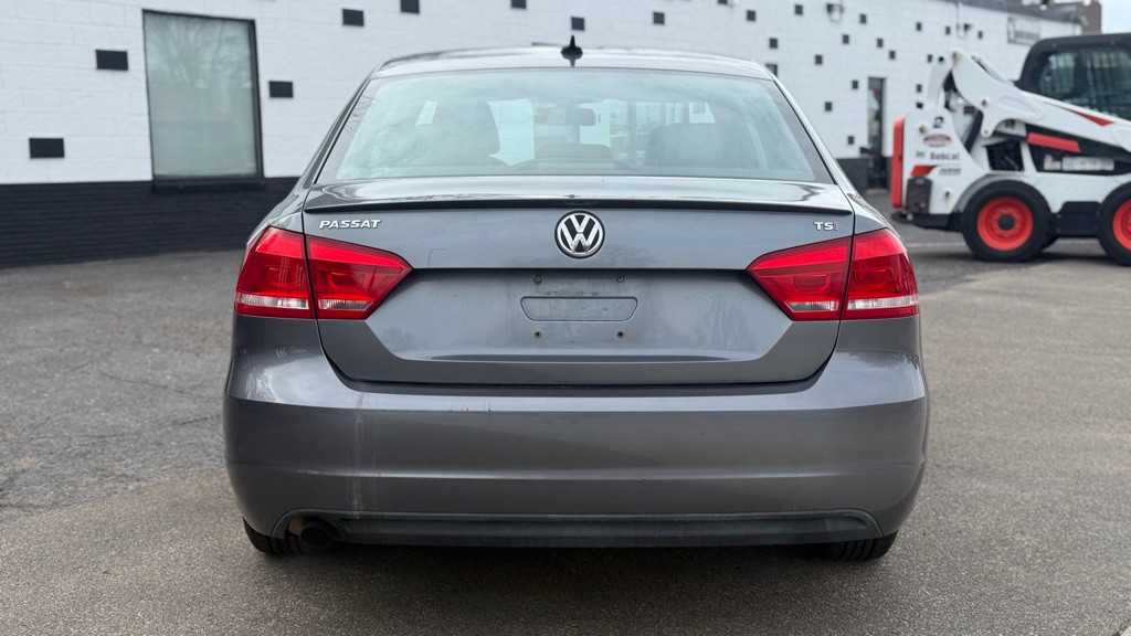 2014 Volkswagen Passat Image 31