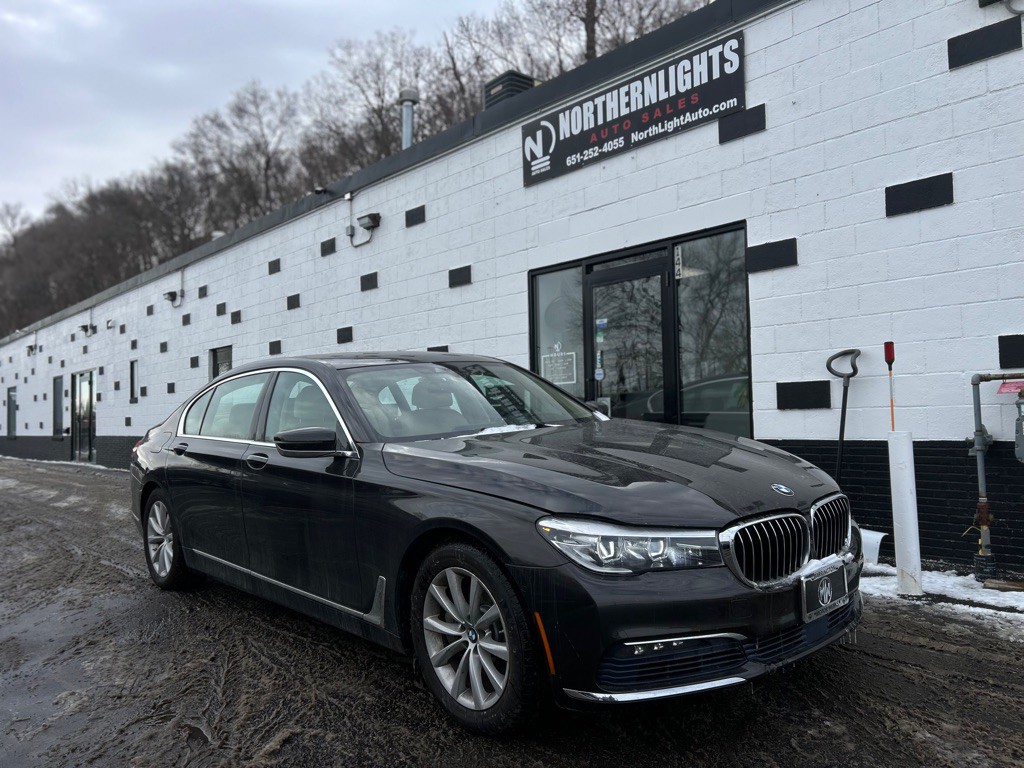 2017 BMW 7 Series Image 1