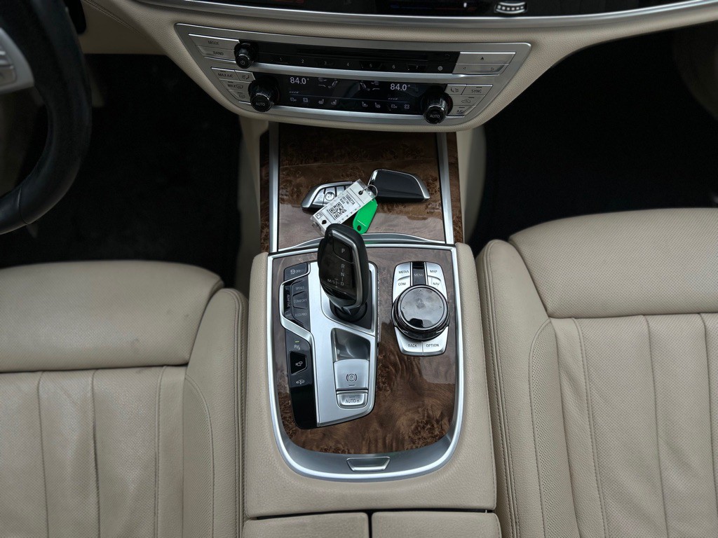 2017 BMW 7 Series Image 6
