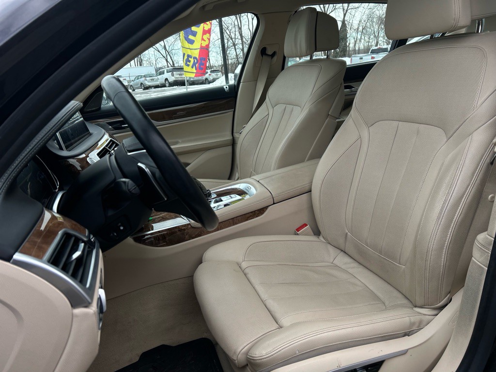 2017 BMW 7 Series Image 8
