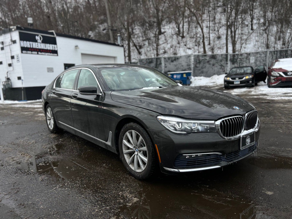 2017 BMW 7 Series Image 12