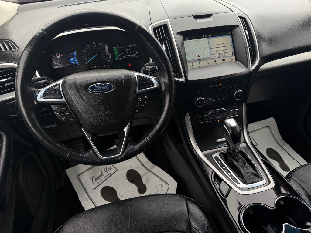 2017 Ford Edge Image 3