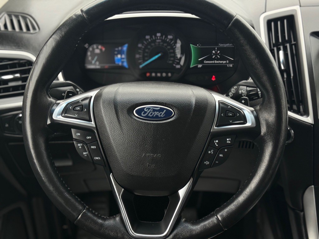2017 Ford Edge Image 4