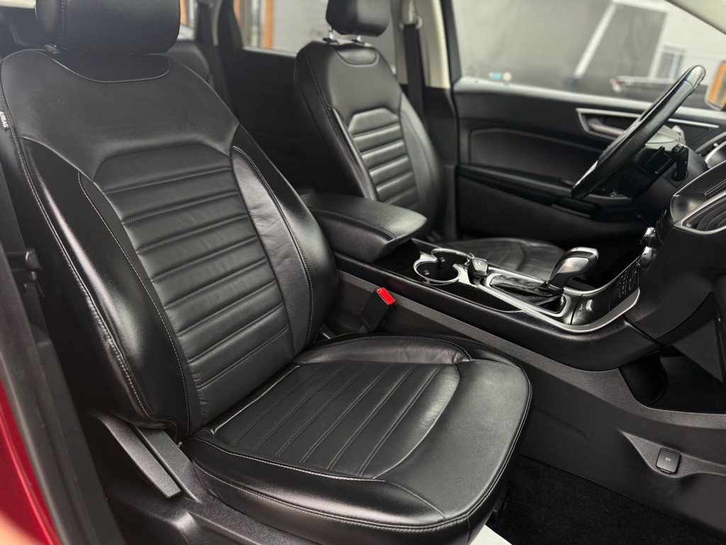 2017 Ford Edge Image 10
