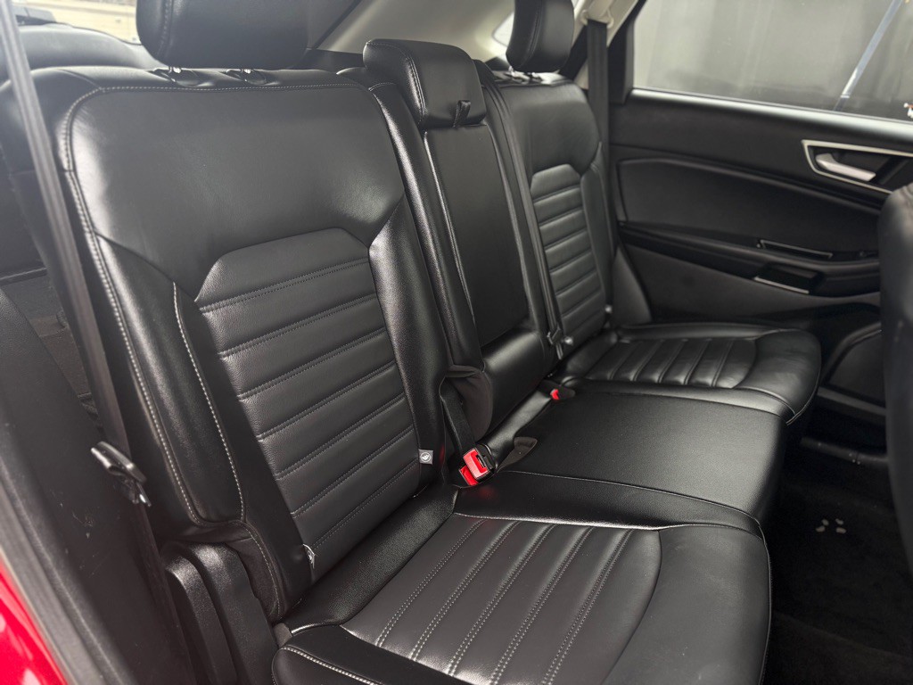 2017 Ford Edge Image 12