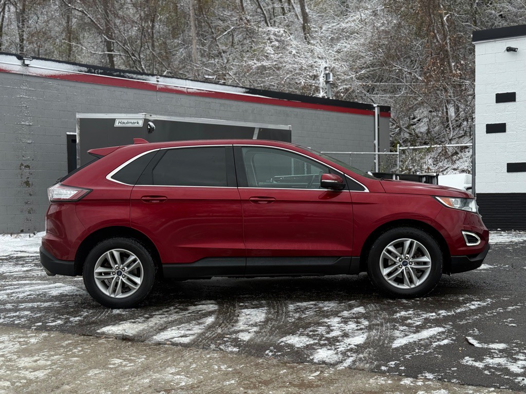 2017 Ford Edge Image 16