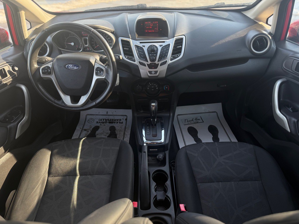 2012 Ford Fiesta Image 2