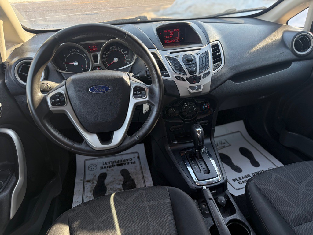 2012 Ford Fiesta Image 3