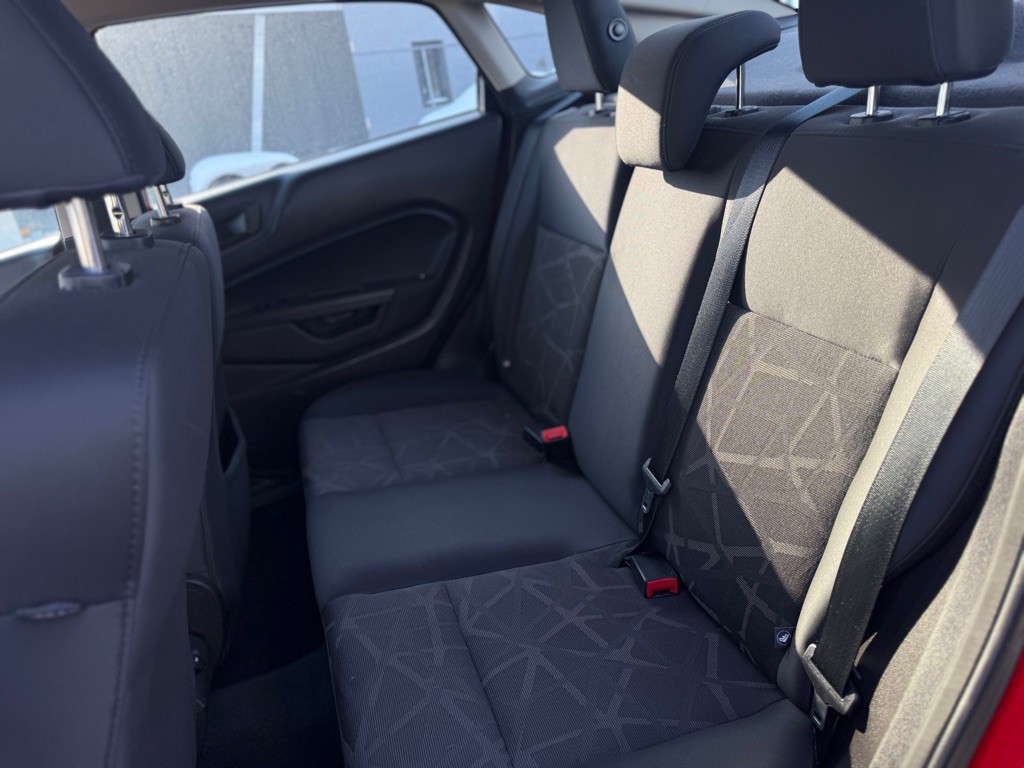 2012 Ford Fiesta Image 9