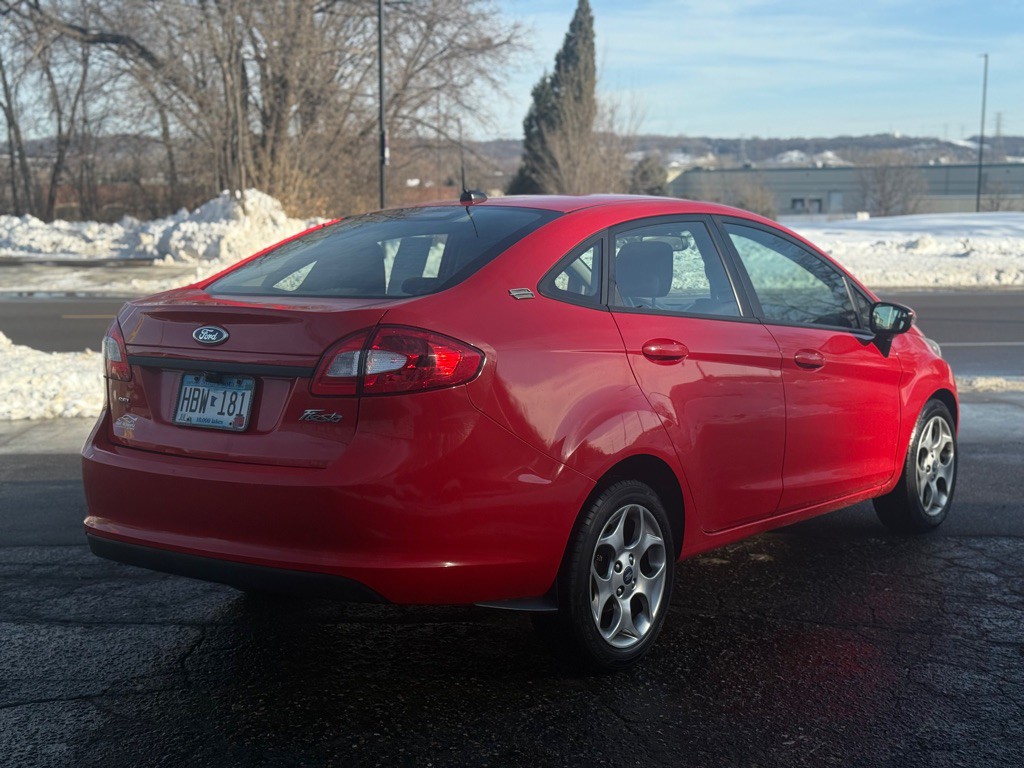 2012 Ford Fiesta Image 13