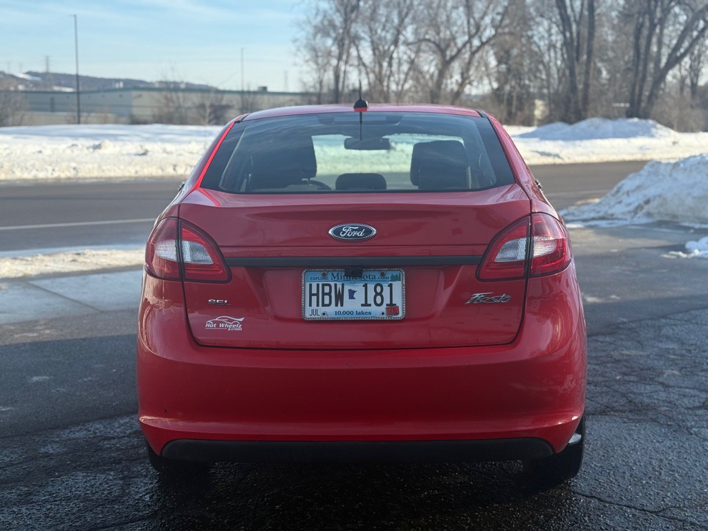 2012 Ford Fiesta Image 14