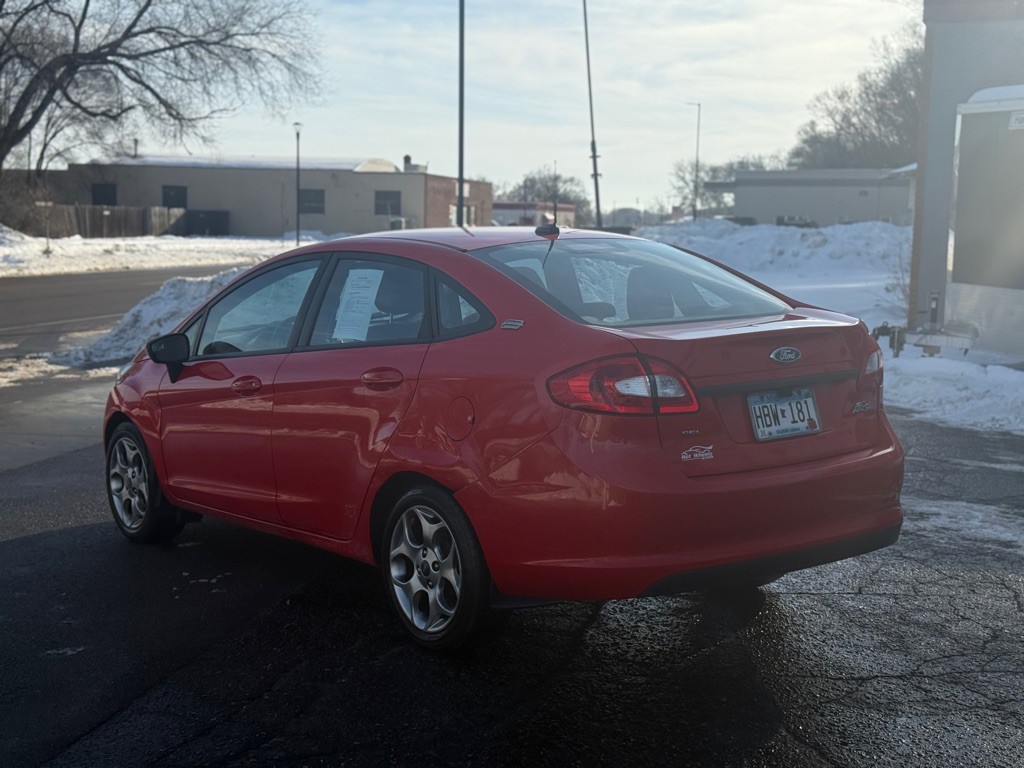 2012 Ford Fiesta Image 15