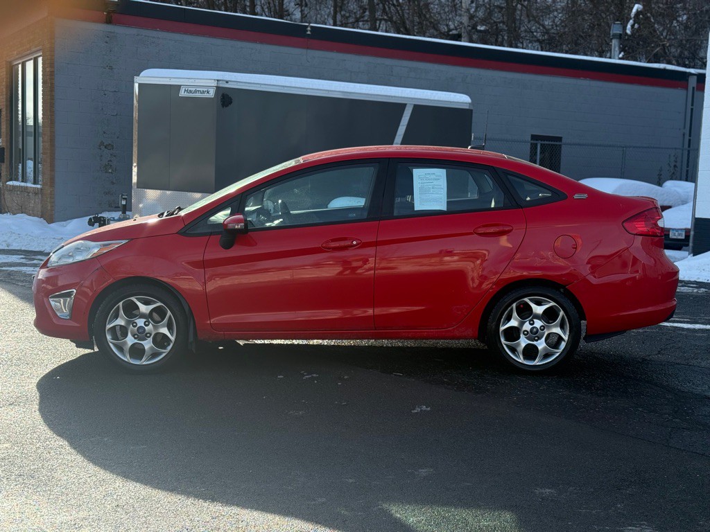 2012 Ford Fiesta Image 16