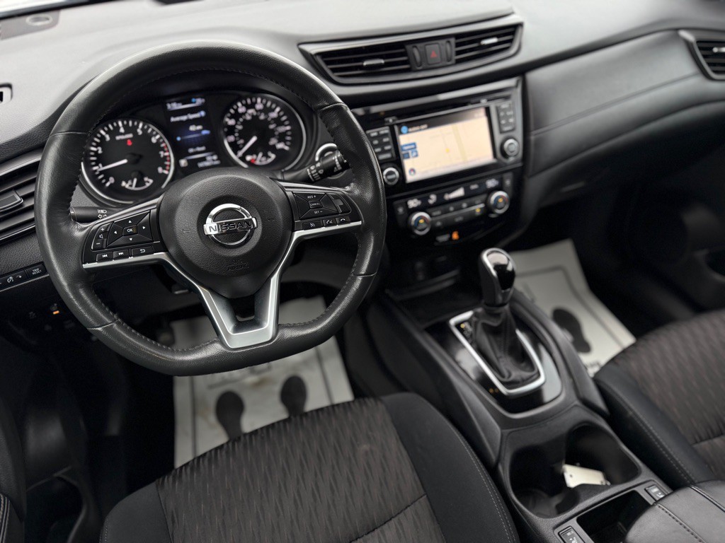 2017 Nissan Rogue Image 3