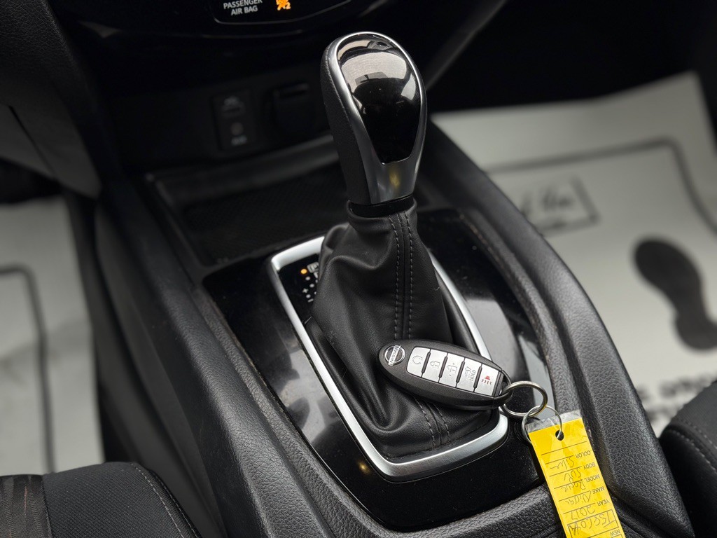 2017 Nissan Rogue Image 7