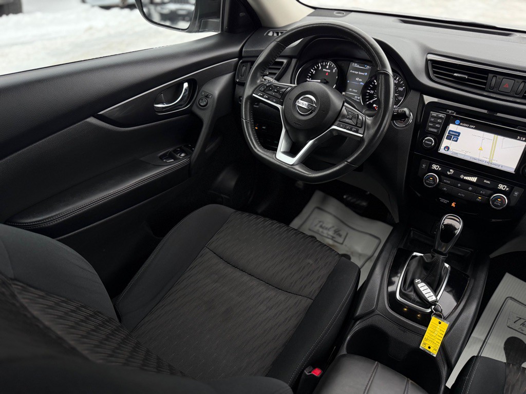 2017 Nissan Rogue Image 8