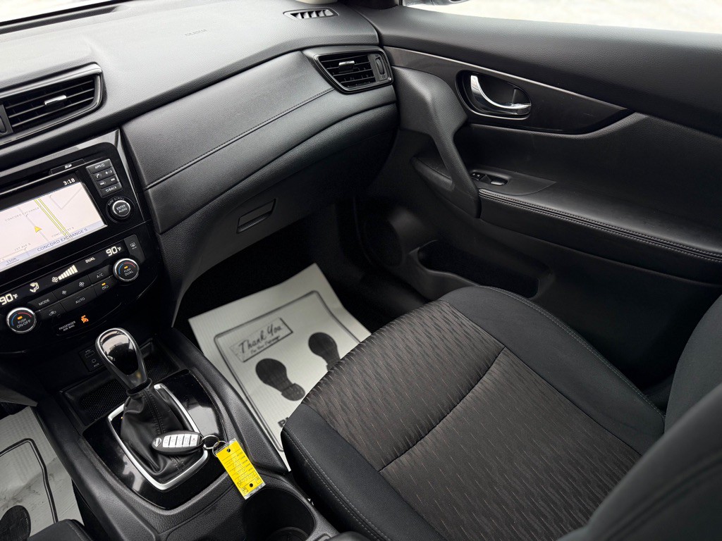 2017 Nissan Rogue Image 9