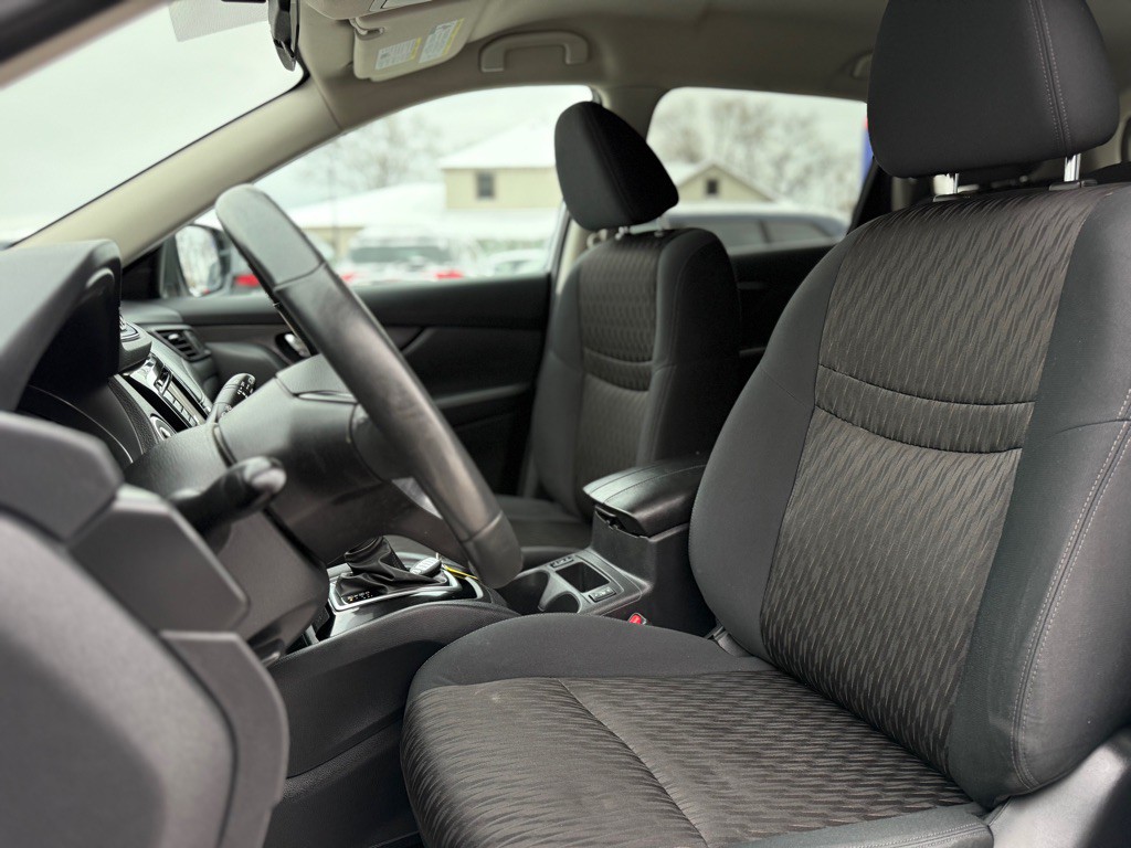 2017 Nissan Rogue Image 10