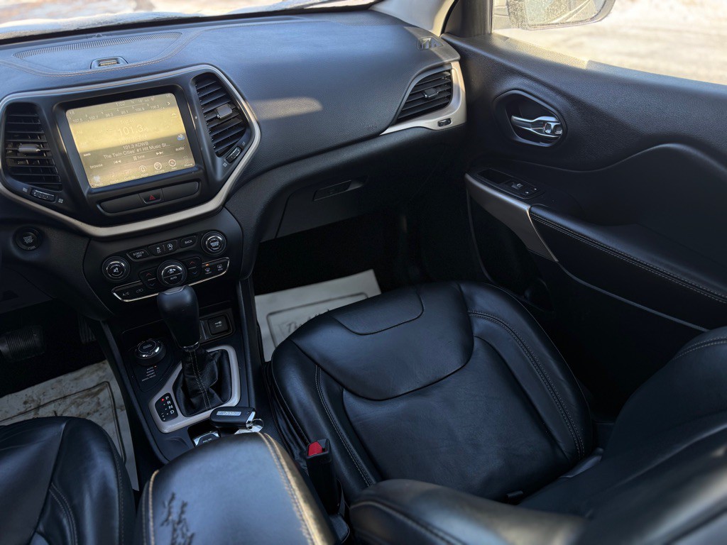 2017 Jeep Cherokee Image 3