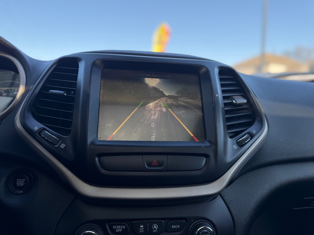 2017 Jeep Cherokee Image 6