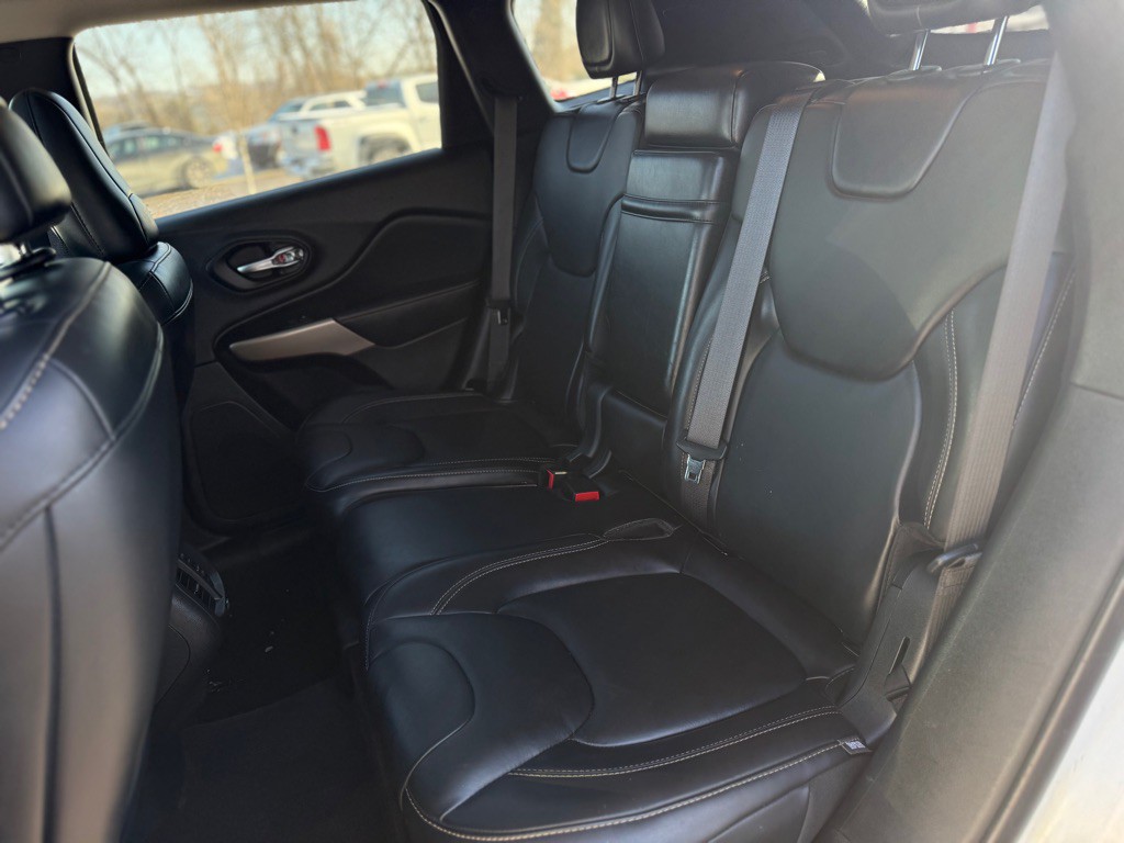 2017 Jeep Cherokee Image 9