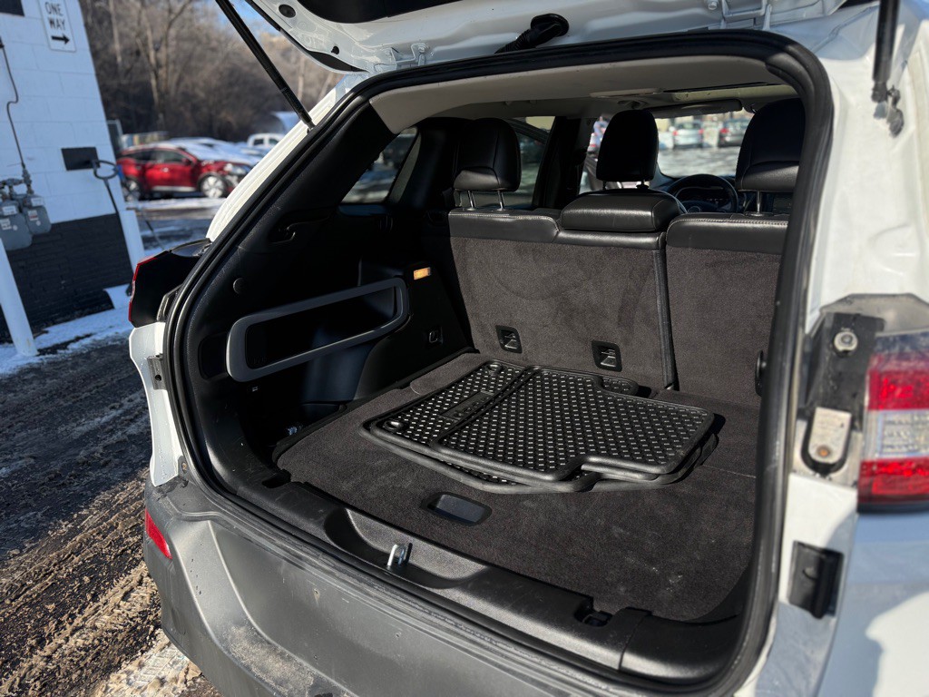 2017 Jeep Cherokee Image 10