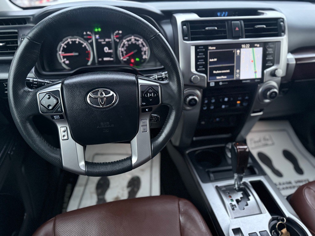 2020 Toyota 4Runner Image 3