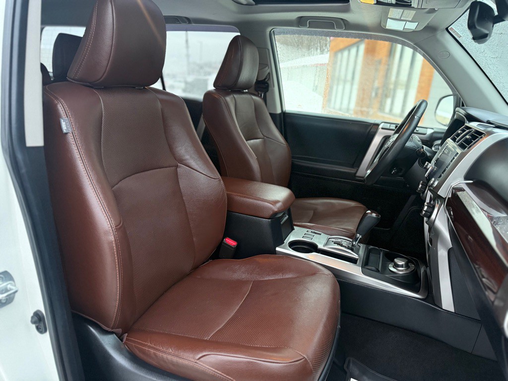 2020 Toyota 4Runner Image 8