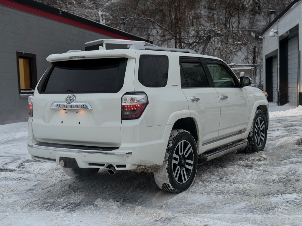 2020 Toyota 4Runner Image 15