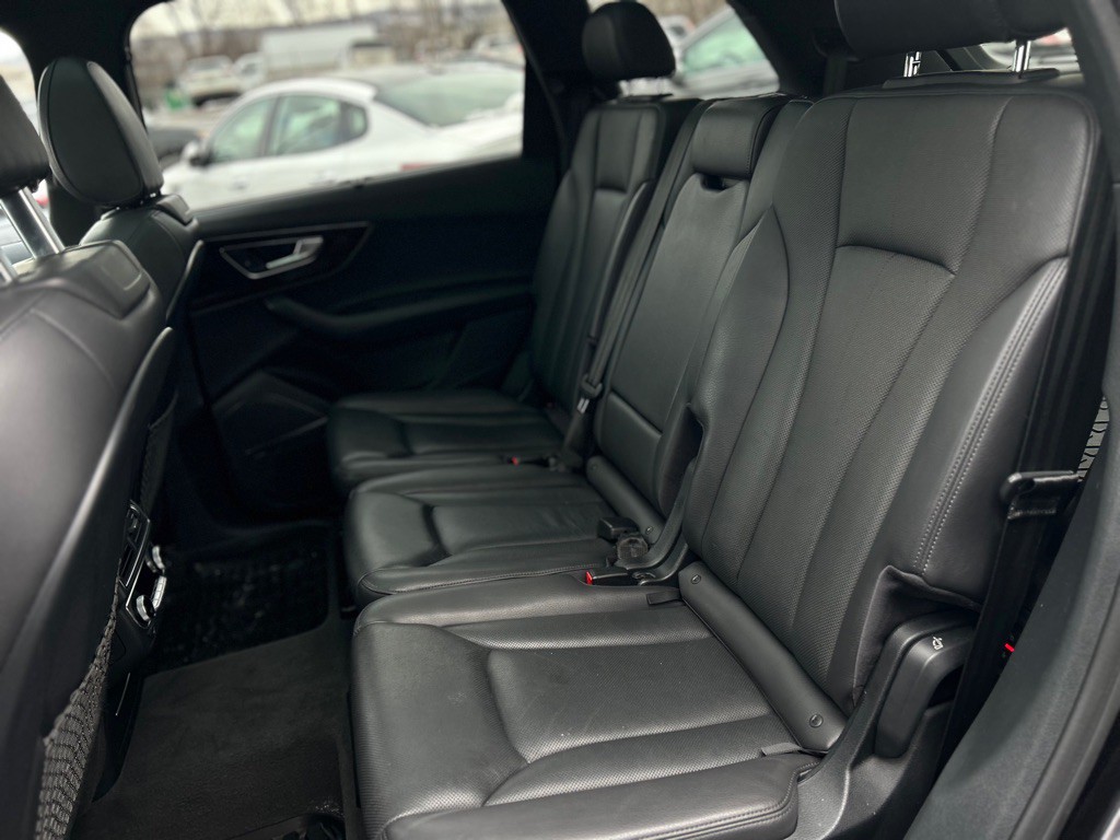2017 Audi Q7 Image 11