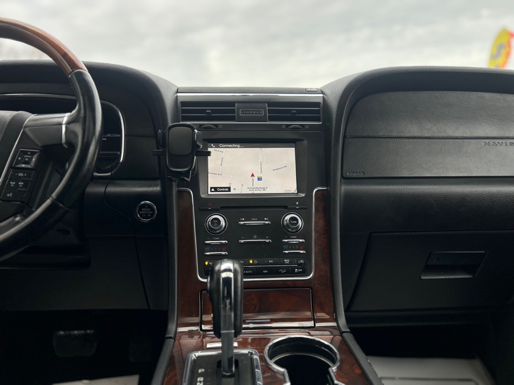 2016 Lincoln Navigator Image 4
