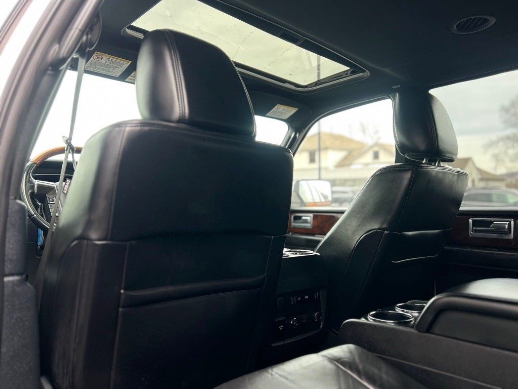 2016 Lincoln Navigator Image 10