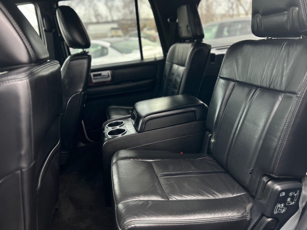 2016 Lincoln Navigator Image 11