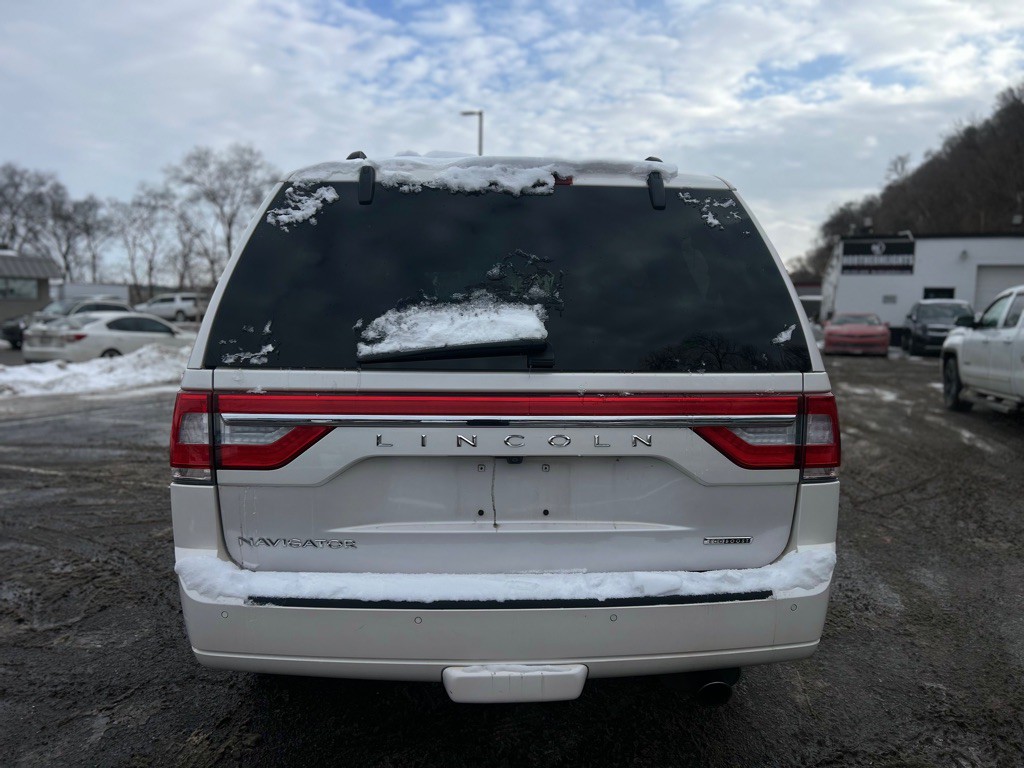2016 Lincoln Navigator Image 15
