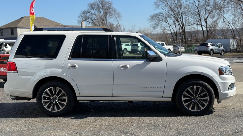 2016 Lincoln Navigator Image 15
