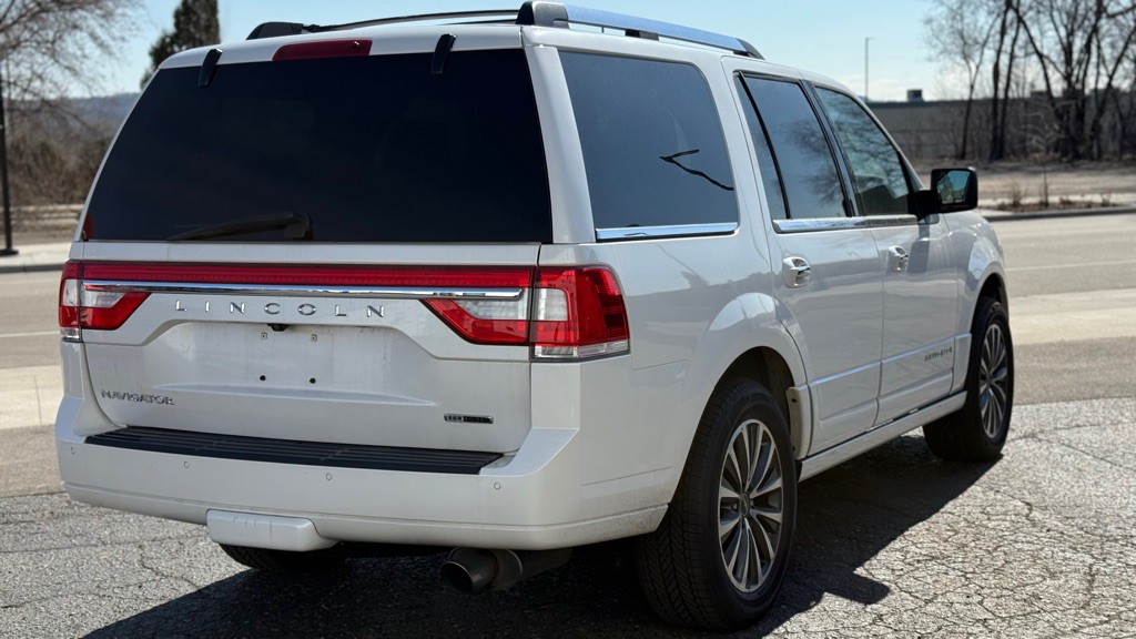 2016 Lincoln Navigator Image 36