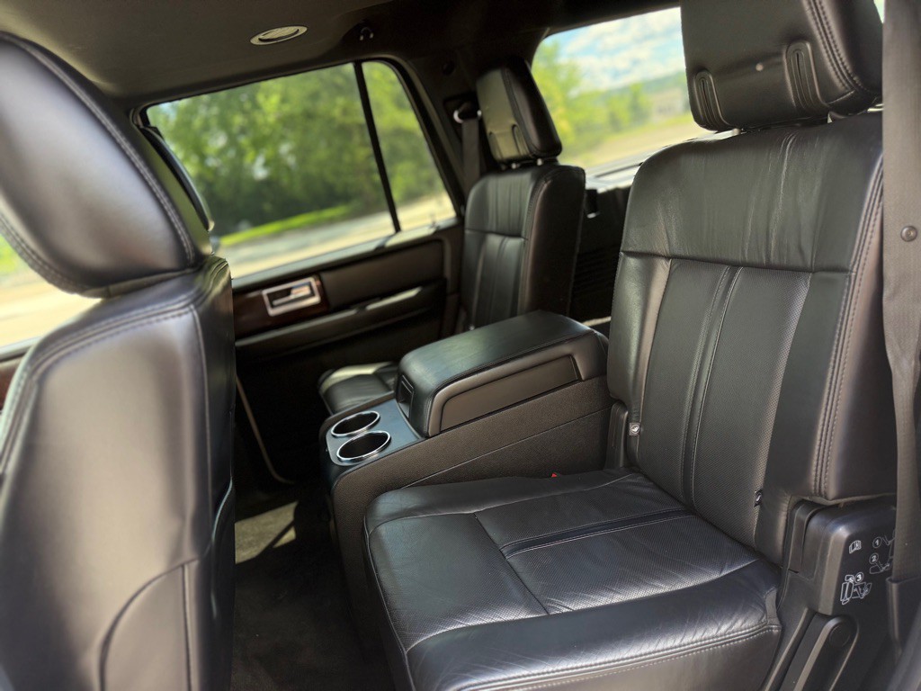 2016 Lincoln Navigator Image 11