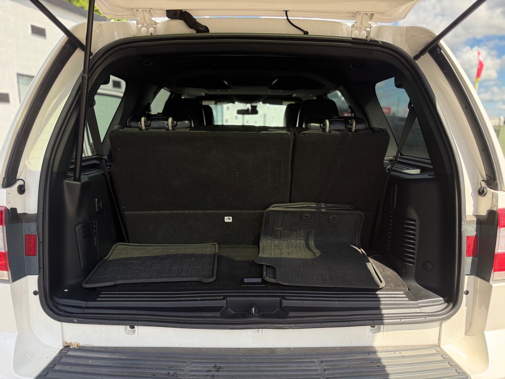 2016 Lincoln Navigator Image 13