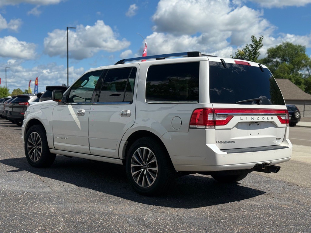 2016 Lincoln Navigator Image 16