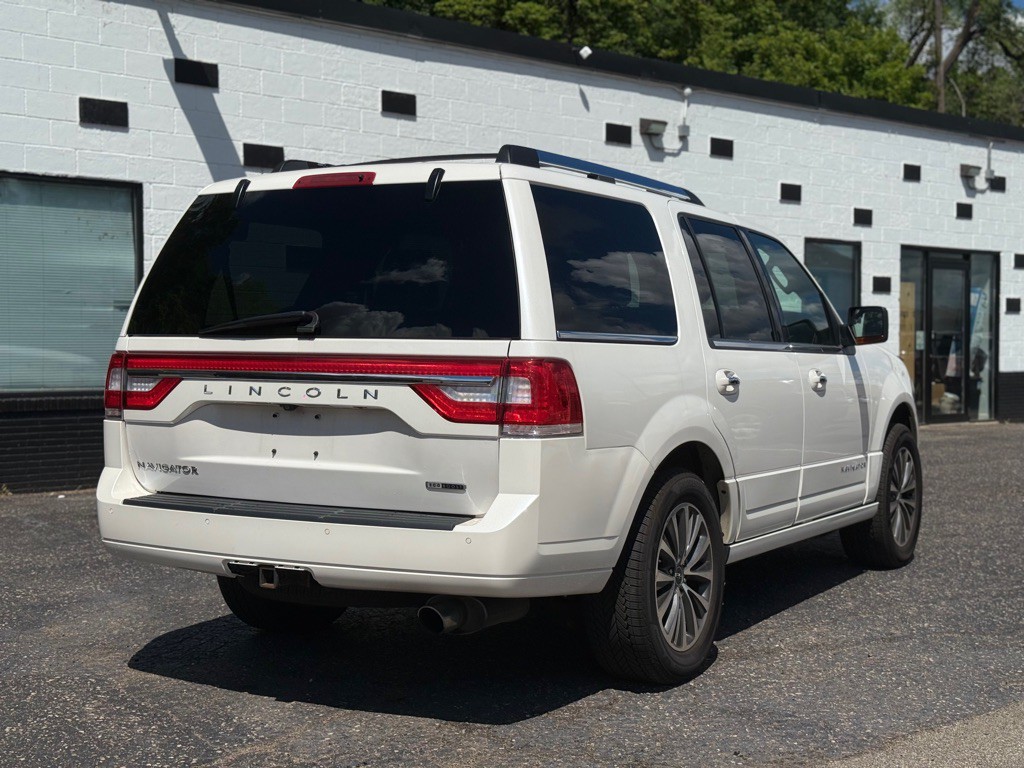 2016 Lincoln Navigator Image 18