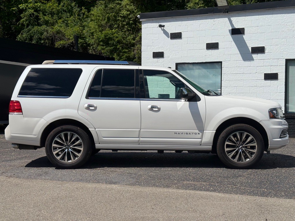 2016 Lincoln Navigator Image 19