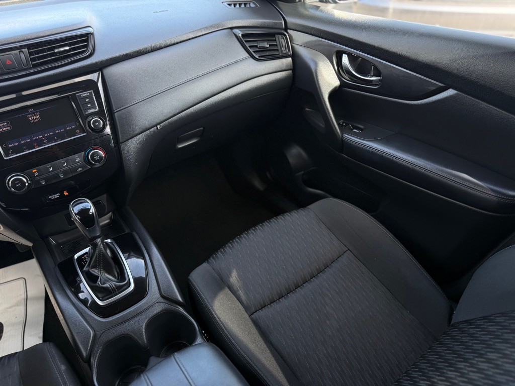 2018 Nissan Rogue Image 3