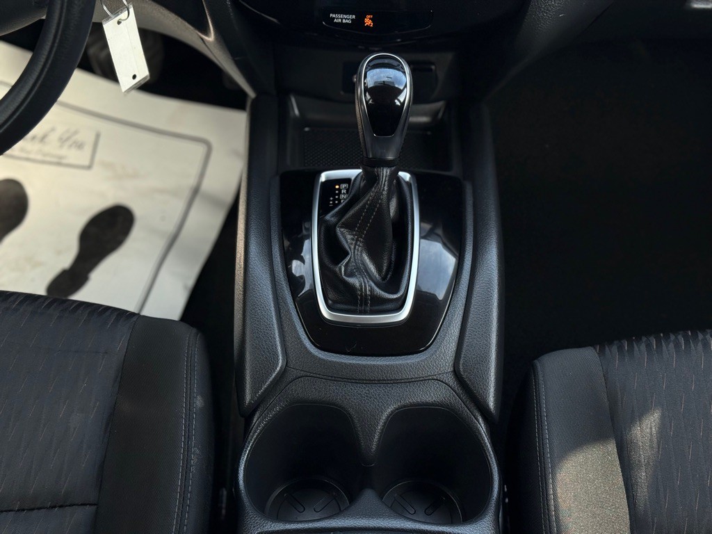 2018 Nissan Rogue Image 6