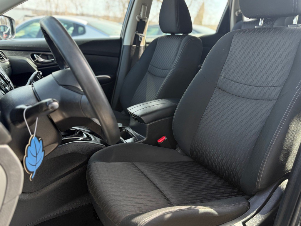 2018 Nissan Rogue Image 8